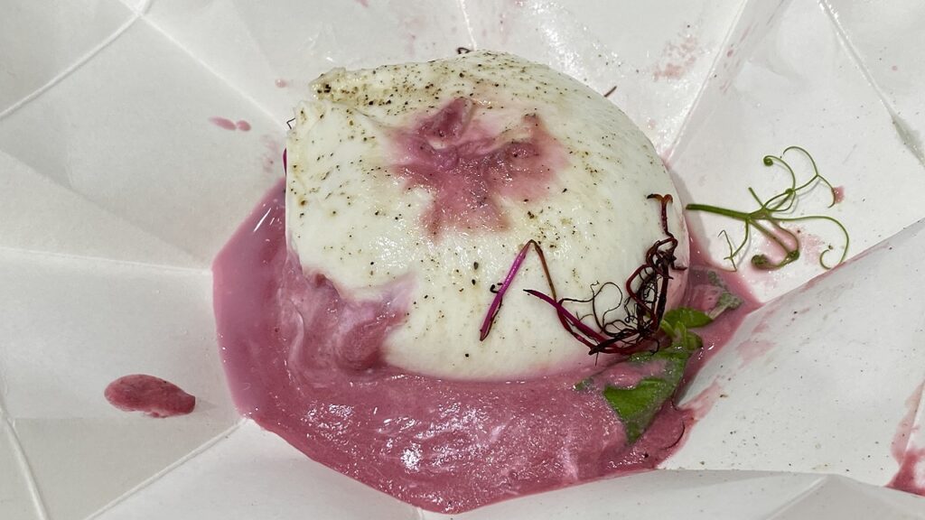 Napoli Gang burrata remolacha