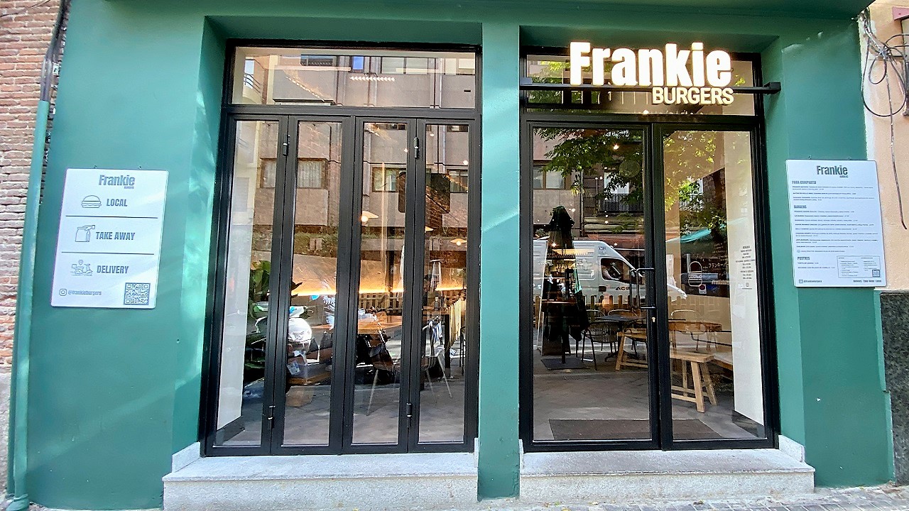 Frankie Burgers local ponzano madrid